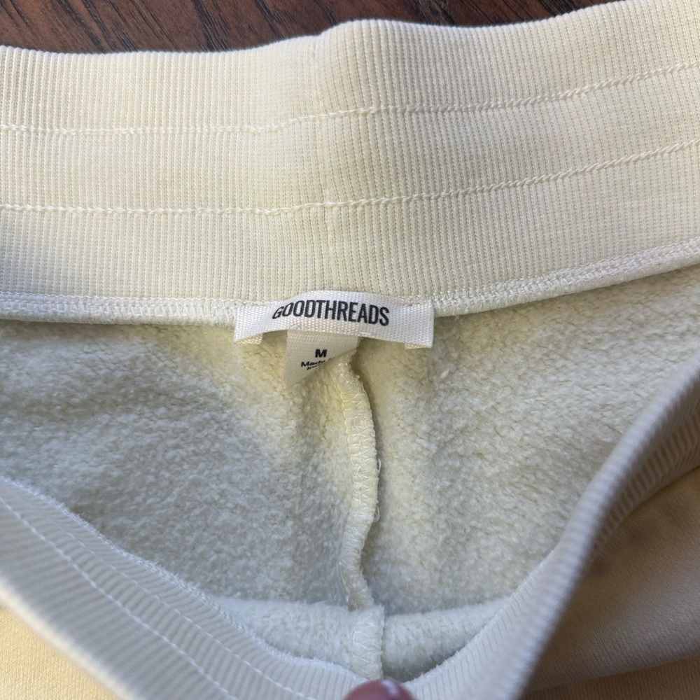 Goodthreads Women's Heritage Fleece Drawstring Shorts. <<<<82>>>>> - Picture 6 of 8